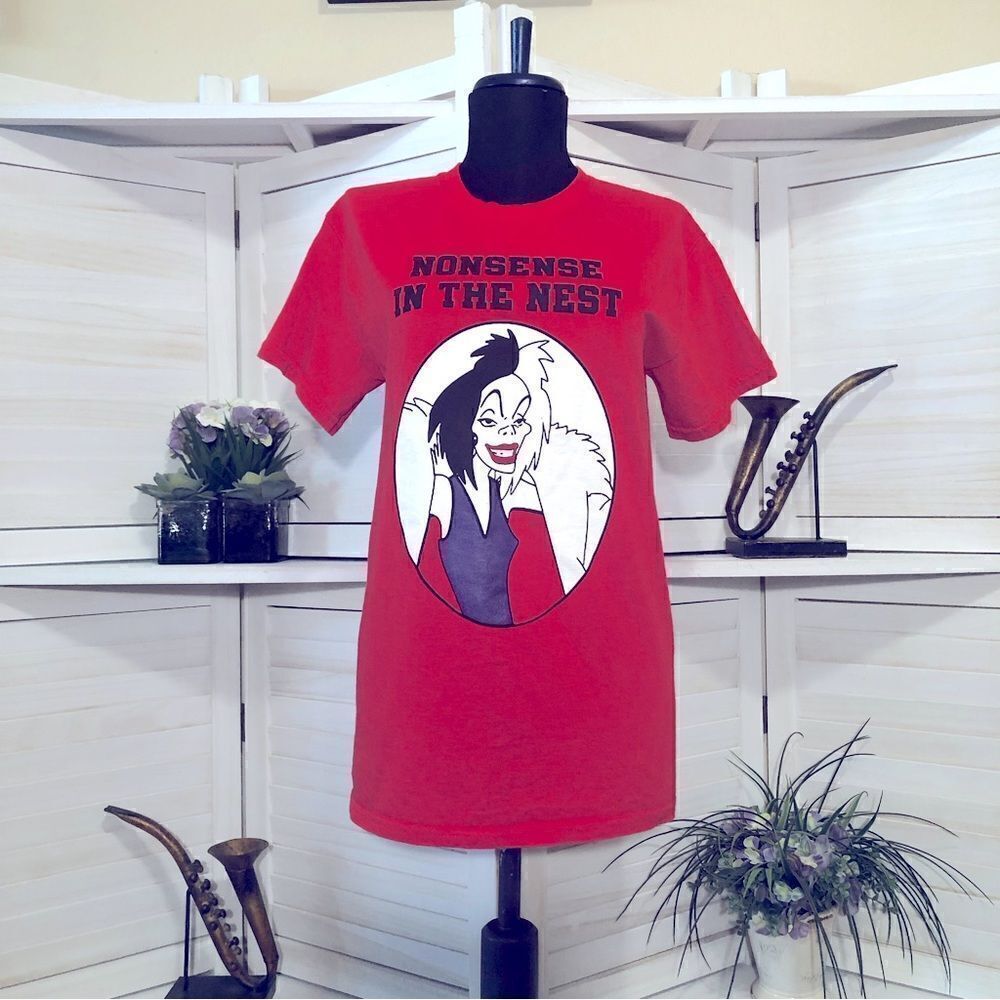 Disney T Shirt Cruella Deville Red Cotton cartoon villain character graphics S